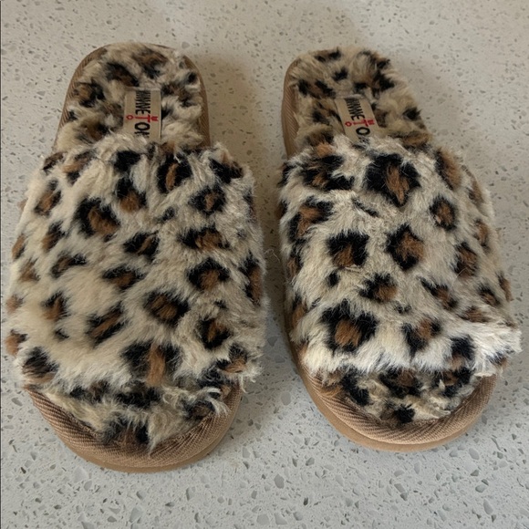 MINNETONKA Slippers - Picture 1 of 9